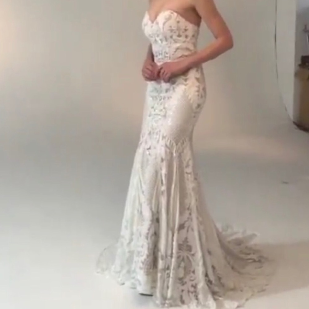 Wedding gown